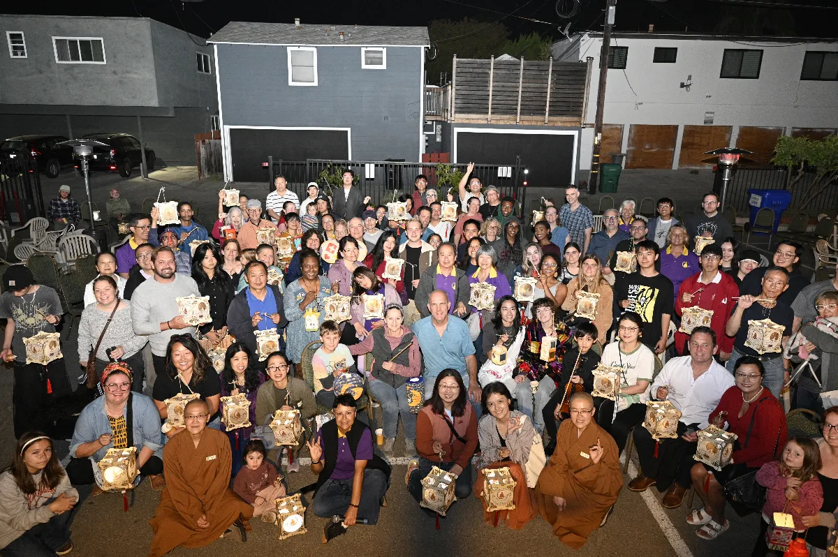 Lighting the Inner Lantern — Fo Guang Shan Hsi Fang Temple Hosts “Under the Moon” Community Event
